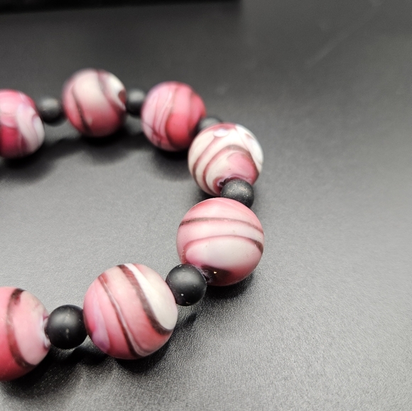 Polymer clay bracelet Pink marbled 7" bracelet - Picture 2 of 5